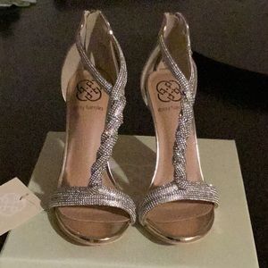 Gold 3 inch heel brand new never worn size 6